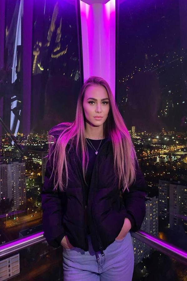 Experience Passionate Moments with Vitória Selvagem Tonight 1 Mis Fotos