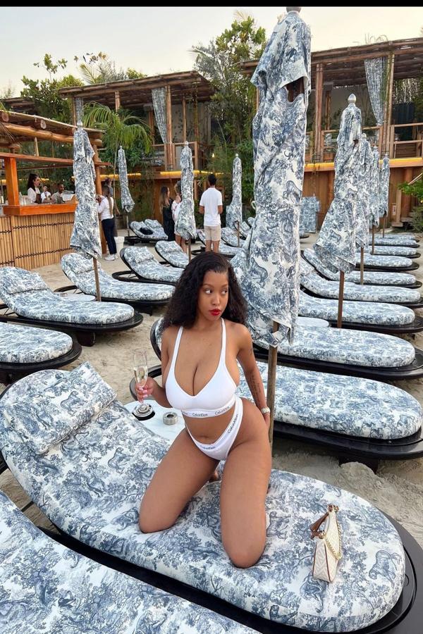 Experience Passion with Paloma Incendiária's Enchanting Presence 1 Mis Fotos