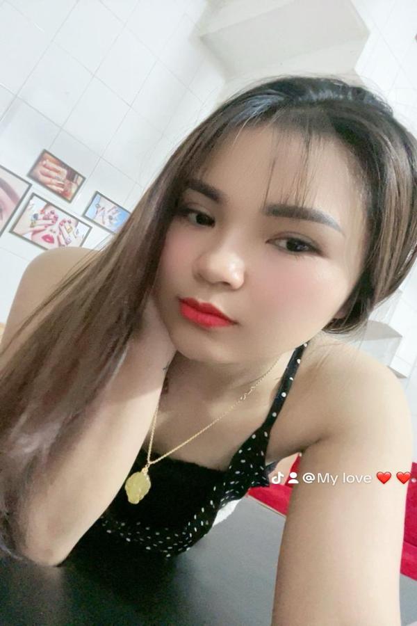 Experience Unforgettable Moments with Helena Escaldante by Your Side