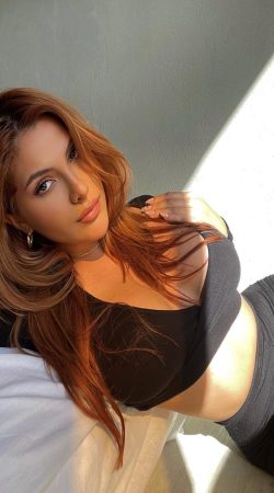 Experience Passion and Elegance with Tainá Delirante Tonight