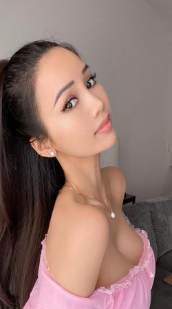 Experience Unforgettable Moments with Daiane Selvagem by Your Side