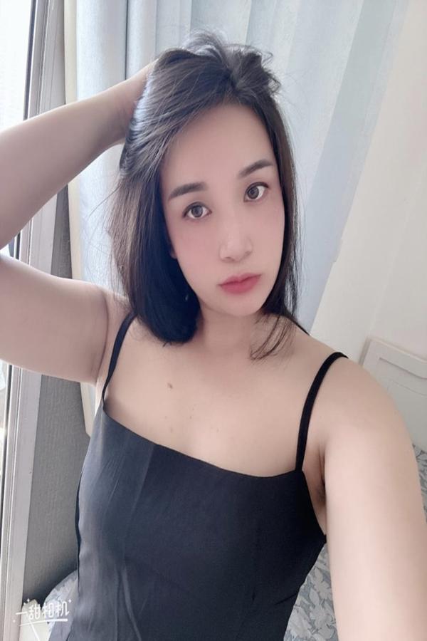 Experience Passion and Elegance with Alessandra Tentação Today