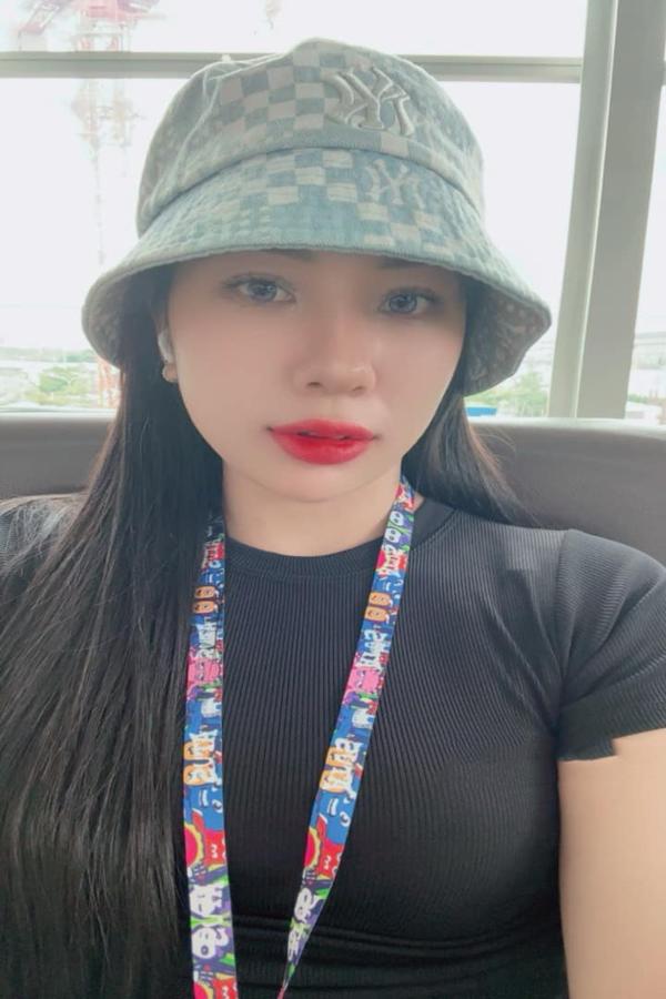 Experience Pure Bliss with Vitória Sensual Tonight